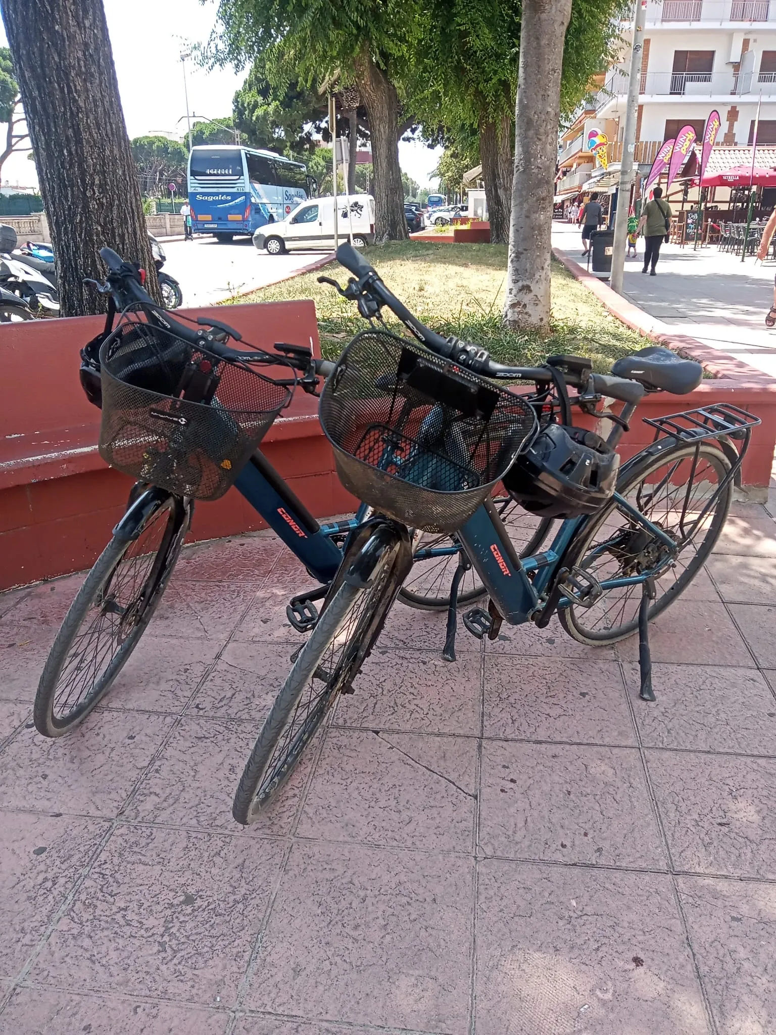 Bicicletas de alquiler en el paseo de Malgrat de Mar