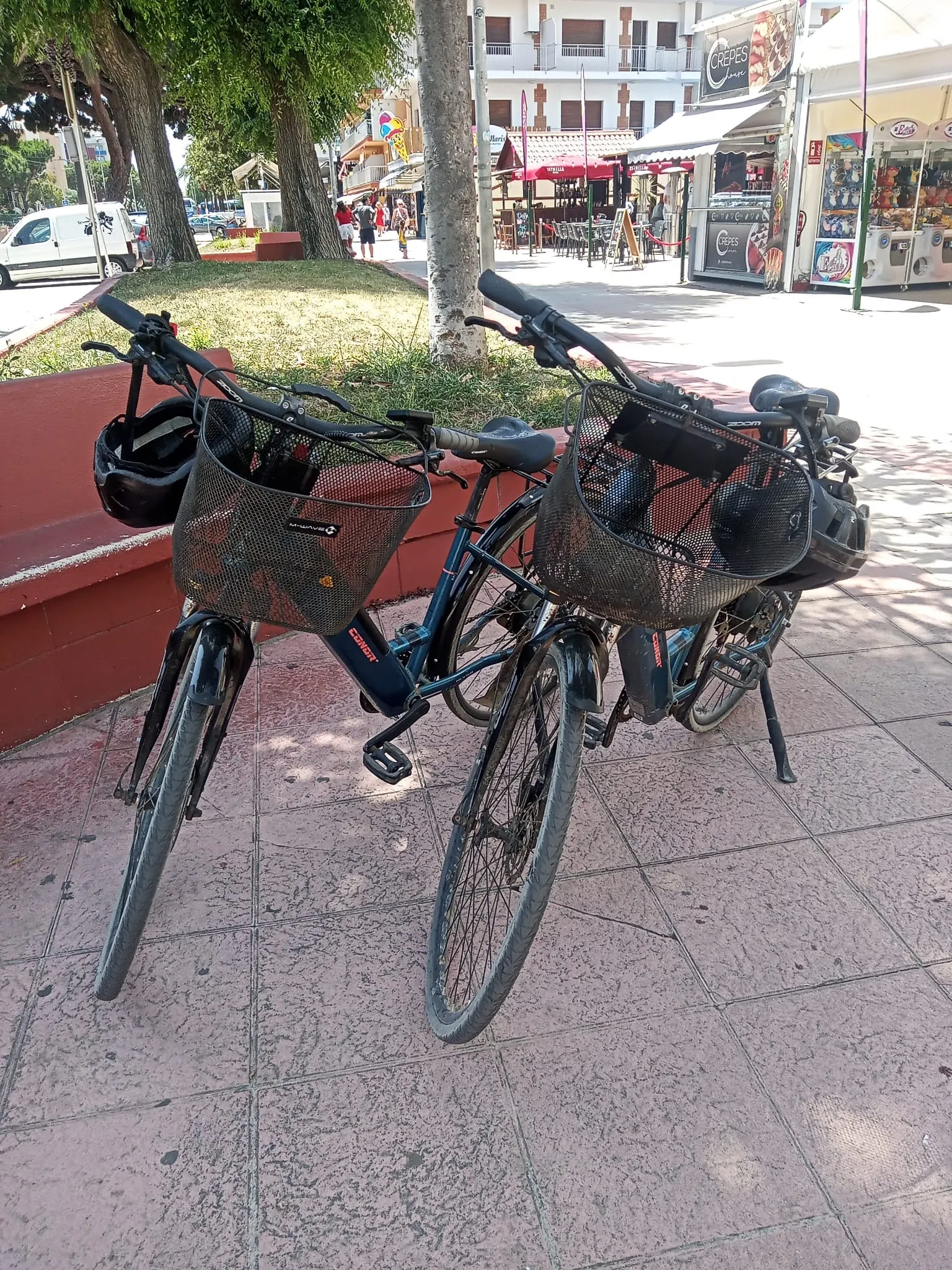 Bicicletas listas para pasear por Malgrat de Mar