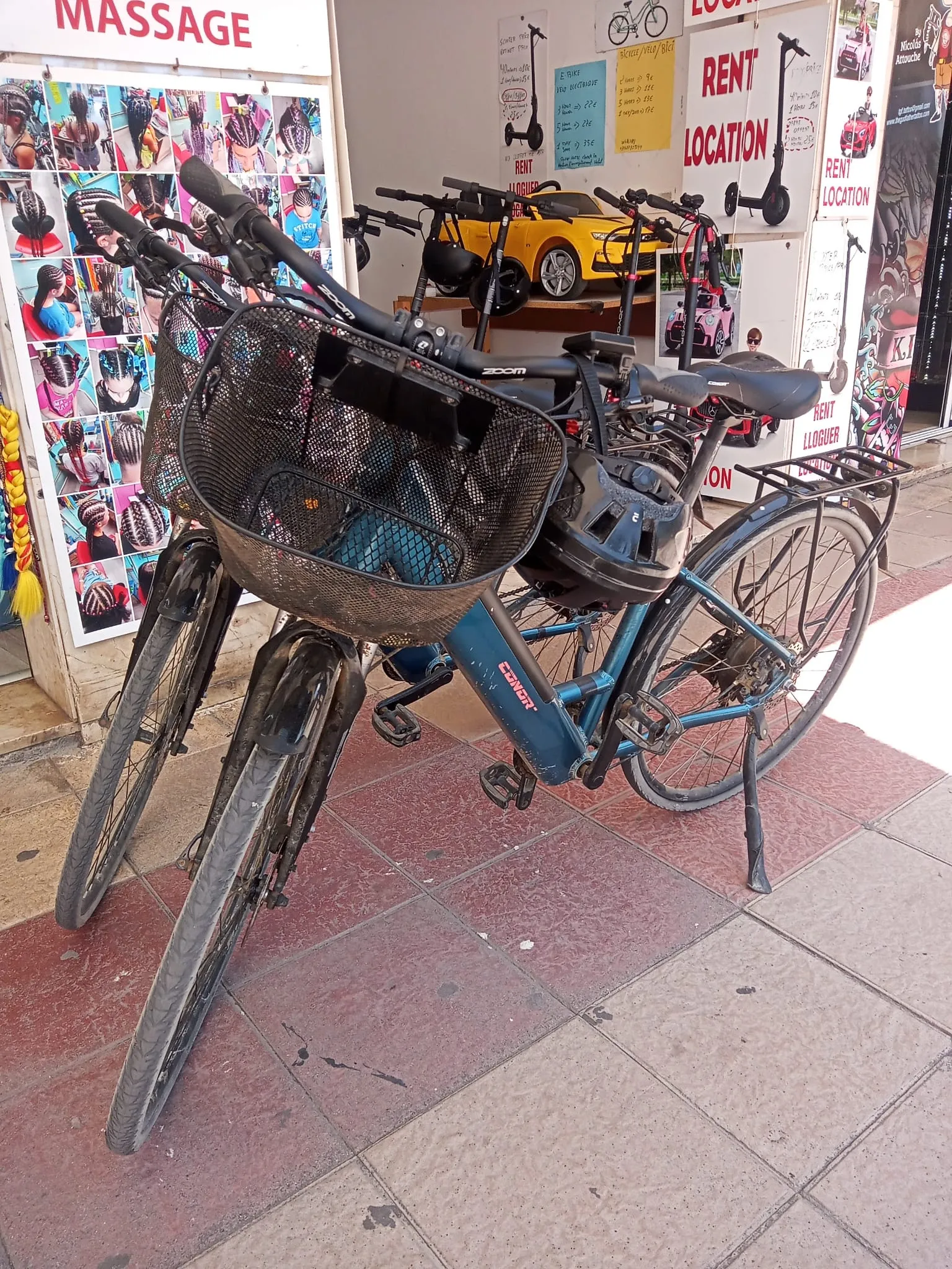 Bicis y patinetes de alquiler en la tienda Botia Bikes